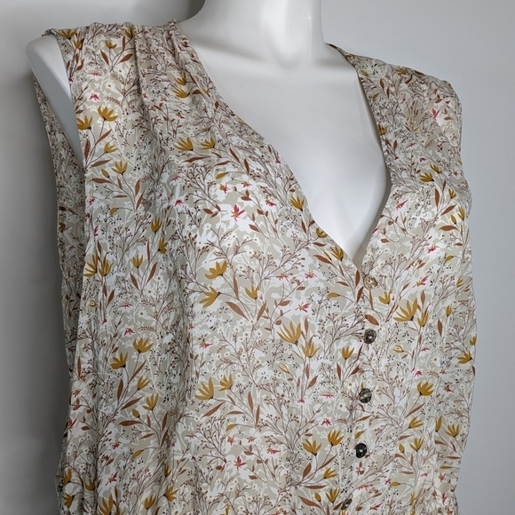 ✨3/$15 Emma & Michelle tan yellow floral sheer v neck summer dress 3X - Picture 3 of 7